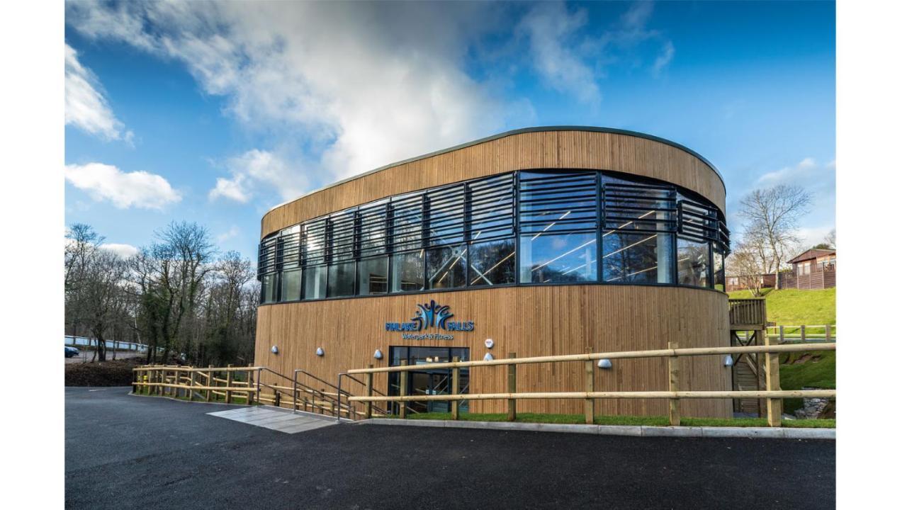 Oak Cabin With Hot-Tub & Secluded Decking - Finlake Resort & Spa - Devon Chudleigh Exterior photo